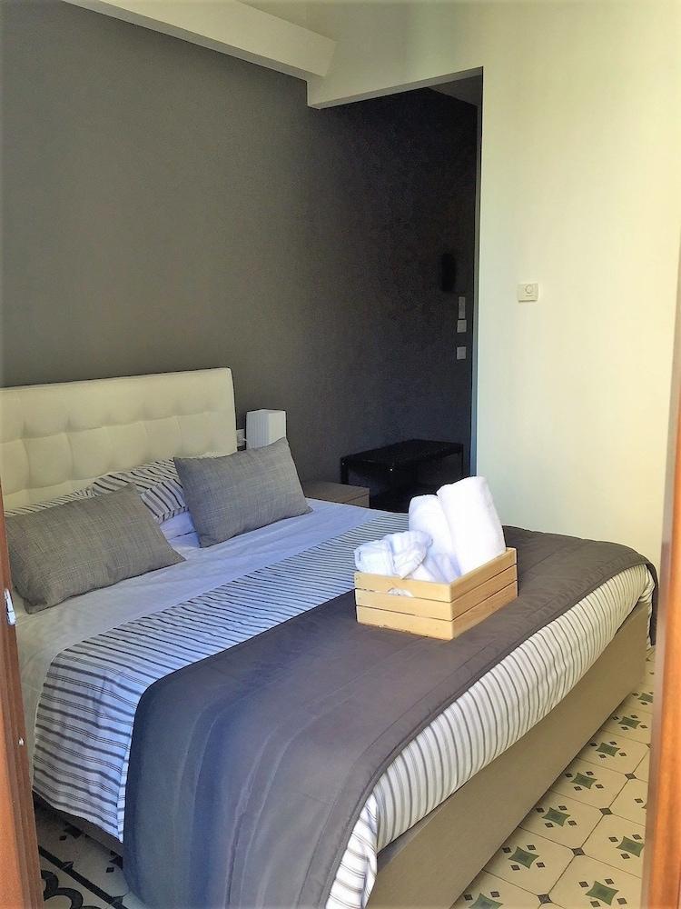 Ottomood Ala Ovest Catania Centro Bed & Breakfast ภายนอก รูปภาพ